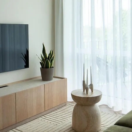 Parko Pakrantes Apartamentai Lägenhet *